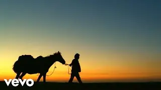 Michel Sardou - Loin (Clip Officiel)