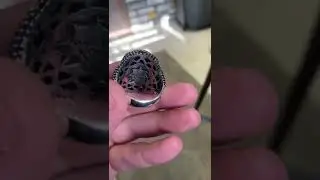 Серебряный перстень с камнем на котором выгравирован вензель: украшение, которое скрывает тайну...