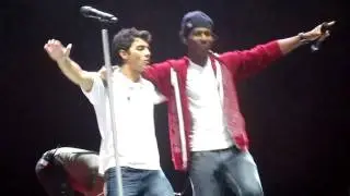 Joe Jonas and Jman musical chair dance.