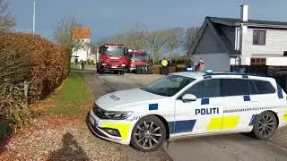 Voldsom brand nær kirke: Person omkommet