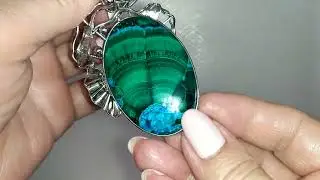 ЗЕЛЁНЫЕ КАМУШКИ В УКРАШЕНИЯХ,