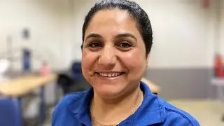 Aisha doet mee in de maatschappij door het leren van de Nederlandse taal
