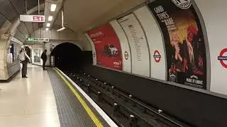london underground arrives at Knightsbrige
