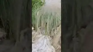 Yağmur sonrası oluşan küçük şelale 💧💧☔🌧️