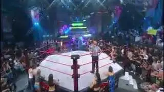 Alissa Flash vs. Cody Deaner (TNA iMPACT's video)