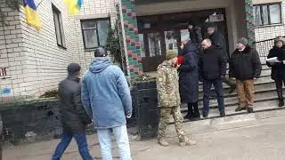 Відкриття меморіальної дошки в шостій школі м. Нова Каховка. На честь загиблого 57-ї Євгена Чорних.