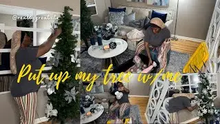 PUT UP MY XMAS TREE W/ME• CHRISTMAS TREE 2023• HOW TO DECORATE A TREE#cleanwithme #home #smallhomes