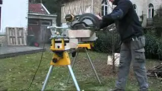 Демонстрация работы торцовочной пилы DeWalt DWS780 New Mitre Saw