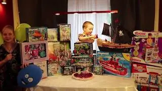Марку 5 лет. В гостях у него сестрички София Настя и Виктория