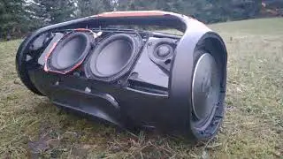 JBL BOOMBOX BASS TEST 92% VOLUME LOW FREQUENCY MODE!!!