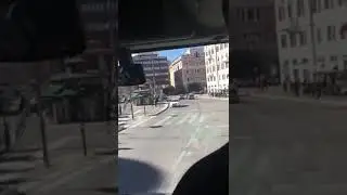 Irish rugby team escorted in Rome by crazy police car