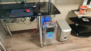 Стеклянный компьютерный стол 