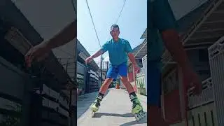 pas pertama kali belajar sepatu roda