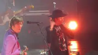 According2g.com presents "Loser" live by Beck at Madison Square Garden in NYC
