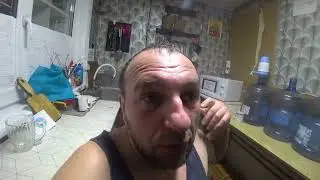Алёша под мухомором , захавал пол шляпки красного после двух недель воздержания .
