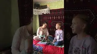 учитель и ученик поют народную песню Russian traditional song Перелетный сиз соколик