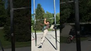One hand pull ups in Public🔥