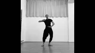 Ghazal - Mohiniyattam by Thomas Vo Van Tao