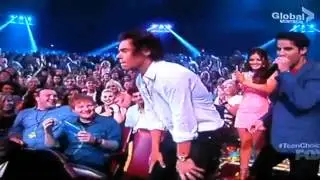 Harry Styles twerking  Teen Choice Award 2013