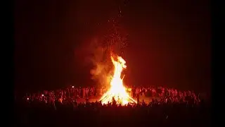Языческая Купала на реке Нара: с неба и земли •  Russian Pagans revive solstice celebration ©AFP