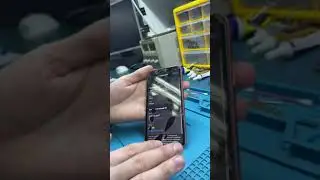 Потекла матрица на iPhone Xr. Замена дисплейного модуля.