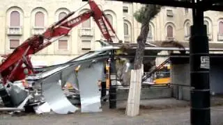 T-REX IN AZIONE SULLA PENSILINA  DI S.M. NOVELLA.