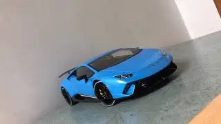 Lamborghini Huracan Performante 1-18 AutoArt