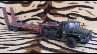 Седельный тягач Урал 44202(элекон 1:43) с полуприцепом трал.