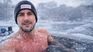 JE ME BAIGNE DANS LA GLACE À MONTRÉAL ( -24°C en Condition extrême )