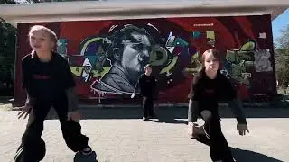 GOLDEN CREW & D.E.S dance