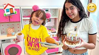 SARAH E ELOAH MOSTRAM SUA COZINHA COMPLETA DE BRINQUEDO - Família Araújo
