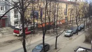Пожарные моют свой офис