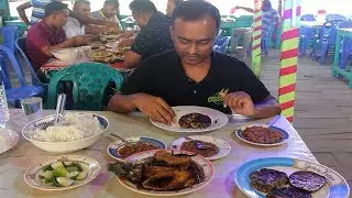 পদ্মার ইলিশ খেতে চাইলে চলে যেতে পারেন মাওয়া ফেরি ঘাট