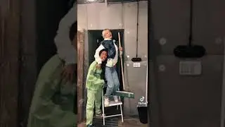 Валя Карнавал с Юлей Гаврилина 😍😍😂