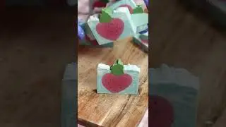 🍓 Cutting Strawberry Cold Process Soap | Bramble Berry #brambleon #soapmaking #diy #soap #soaper