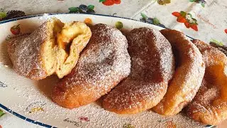 Calzoni dolci ripieni di crema pasticciera e marmellata 