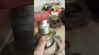 Установка підшипника на місце
