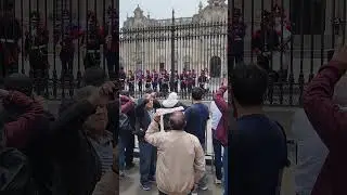 Un domingo cualquiera por la Plaza de Armas de Lima 2024