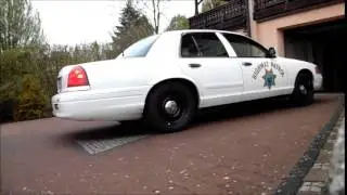 1998 Ford Crown Victoria P71 - No mufflers 