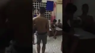 គាត់រាំកូរ