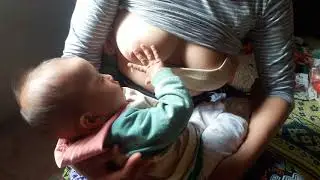 ນົມລູກ,  นมลูก, menyuam pub thawj noj mis, breast milk