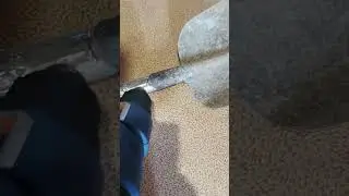 Ремонт черенка лопаты с помощью пластиковой бутылки за пару минут.