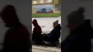 по городу