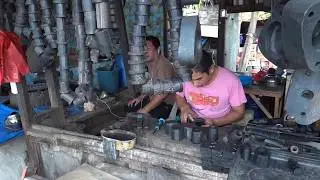 Rubber Bushing Factory sa tabing daan