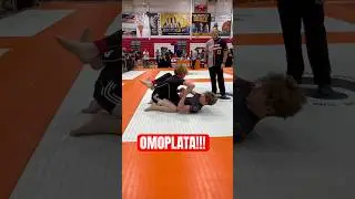 Kaleb wins by submission w/ an OMO-PLATA! #bjj #jiujitsu #grapplingindustries #grappling #wrestling