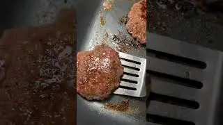 Making the viral Flying Dutchman burger at home #flyingdutchman #viralfood