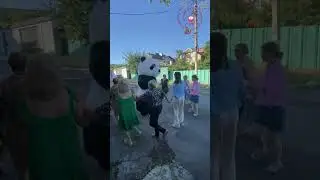 Амиго сделал движуху и поднял настроение #panda #umka #Амиго #Умка #dance #umkarostov  #медведь