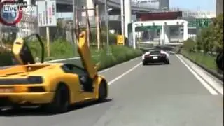 showoff crashes $200k lamborghini