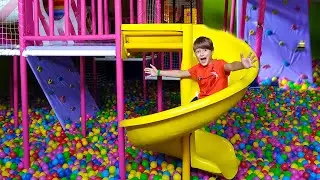 Развлекательный центр для детей - Игра в прятки | Видео для детей
