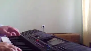 Ми зустрілись навесні..(Украинская песня)..Мелодия песни..Сыграна на синтезаторе Yamaha psr-220..